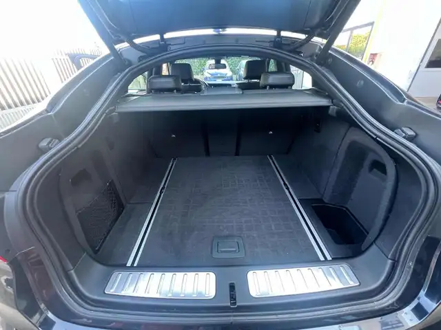 BMW X4 view 15