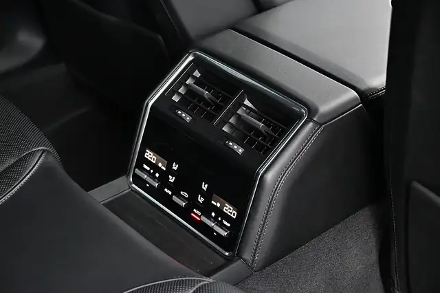 Porsche Panamera 4 E-Hybrid PHEV Sport Turismo Aut. ACC, HeadUp,... Ansicht 35