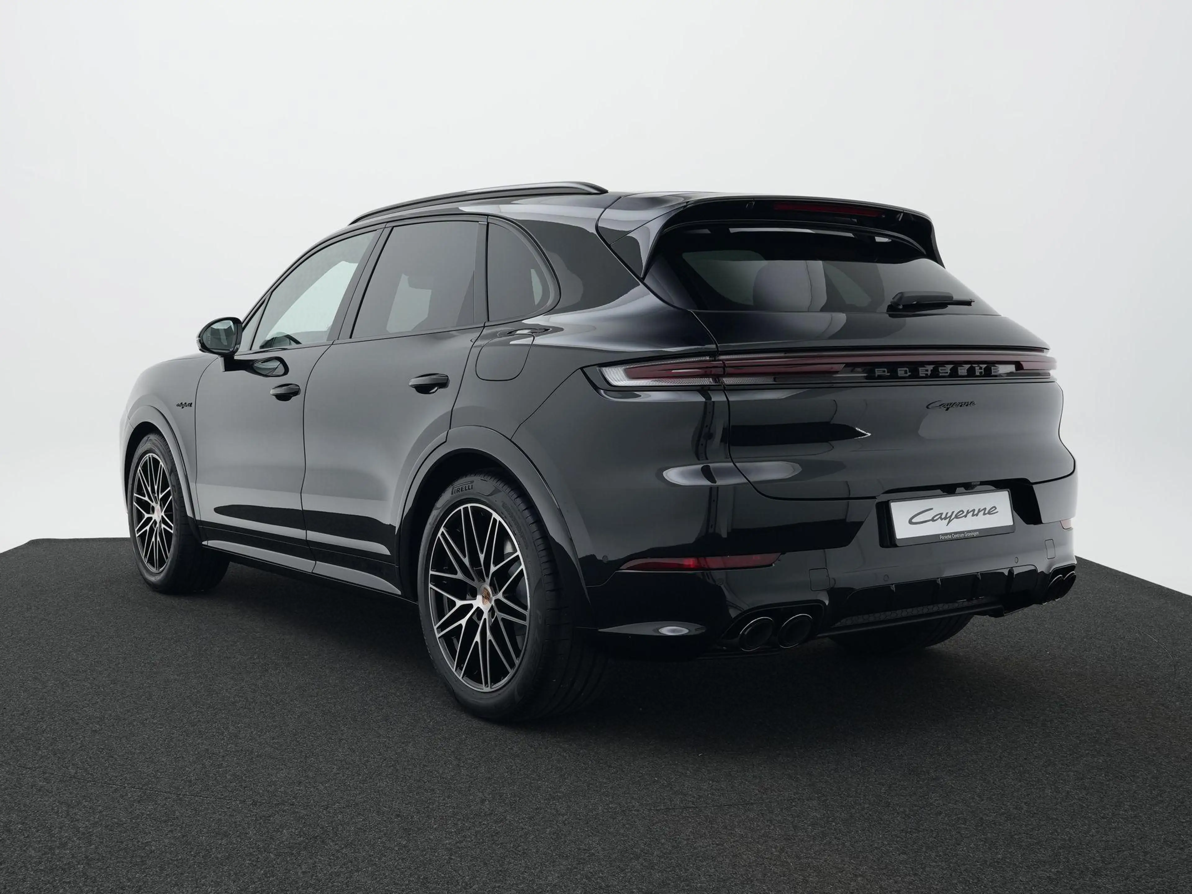 Porsche Cayenne E-Hybrid Black Edition — photo 3