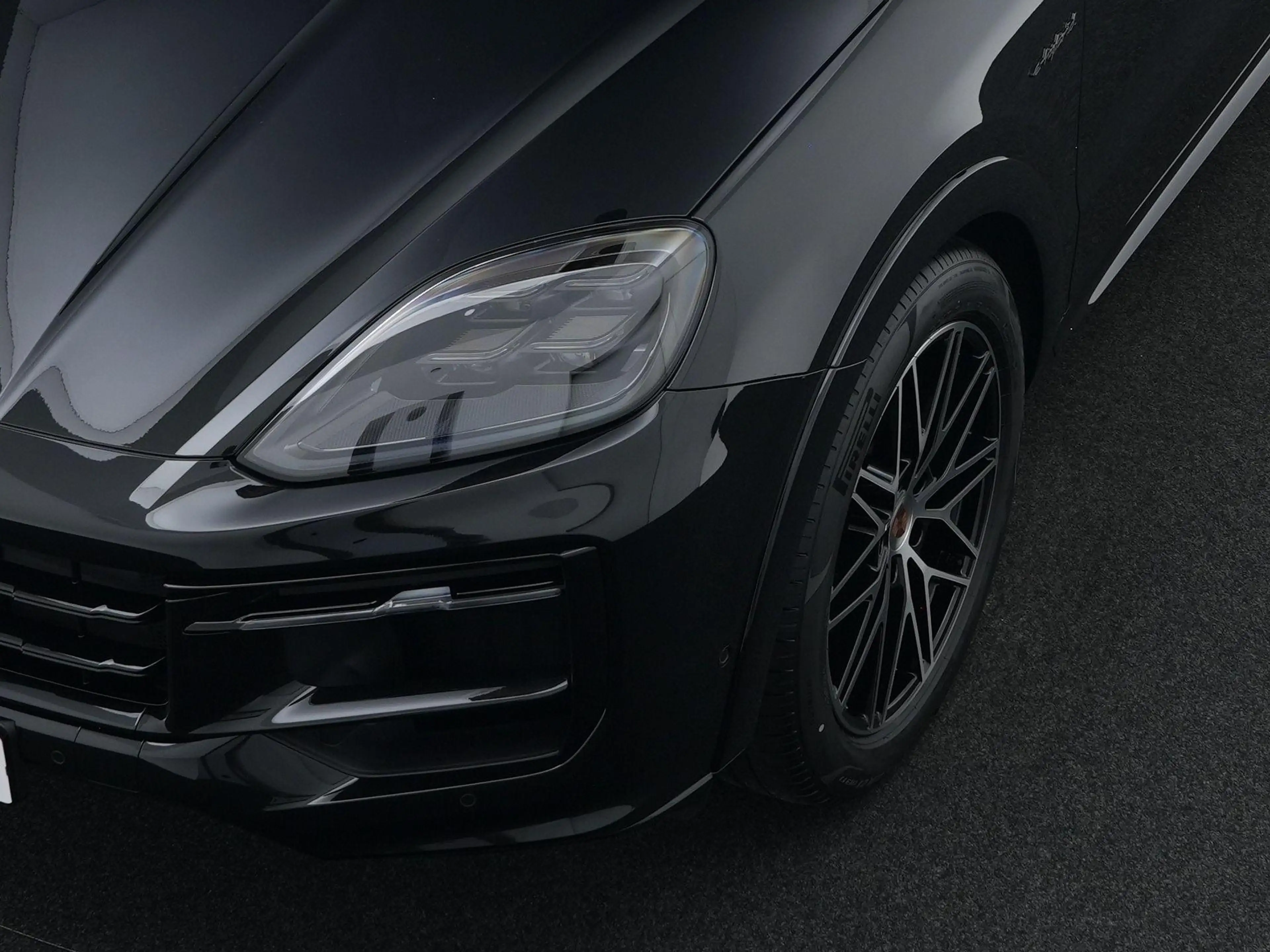 Porsche Cayenne E-Hybrid Black Edition — photo 9