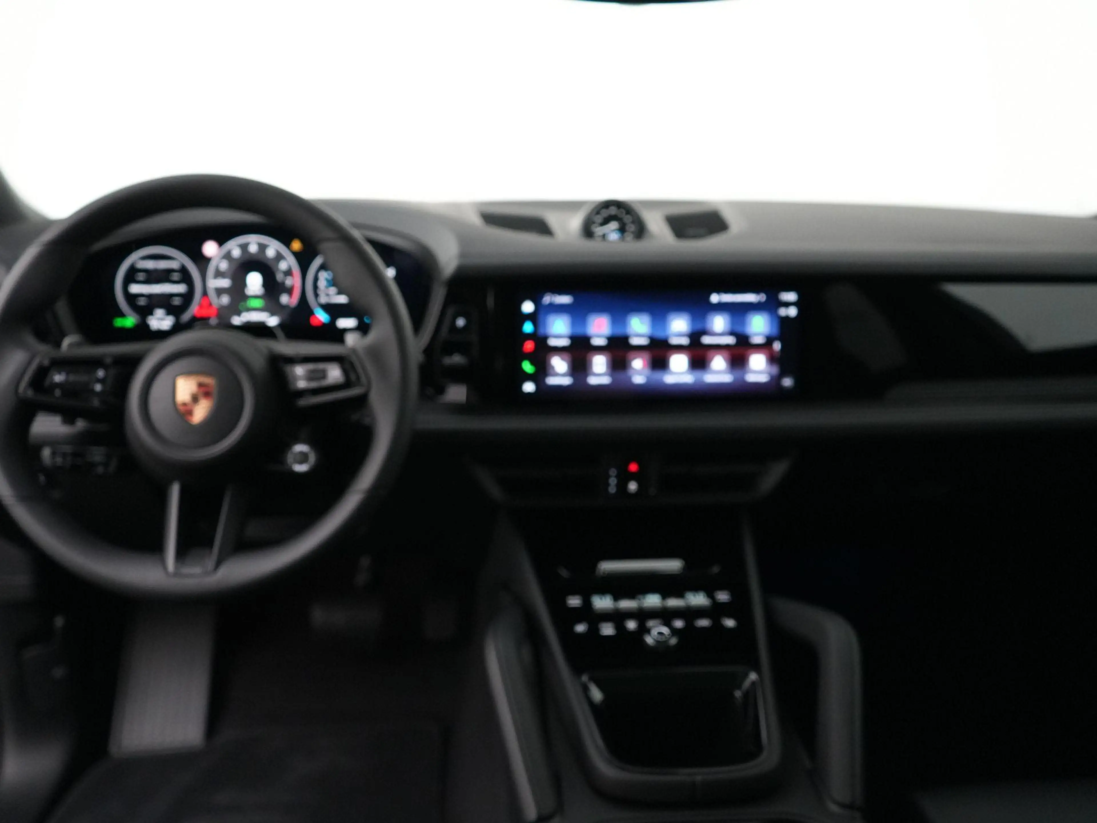 Porsche Cayenne E-Hybrid Black Edition — photo 14