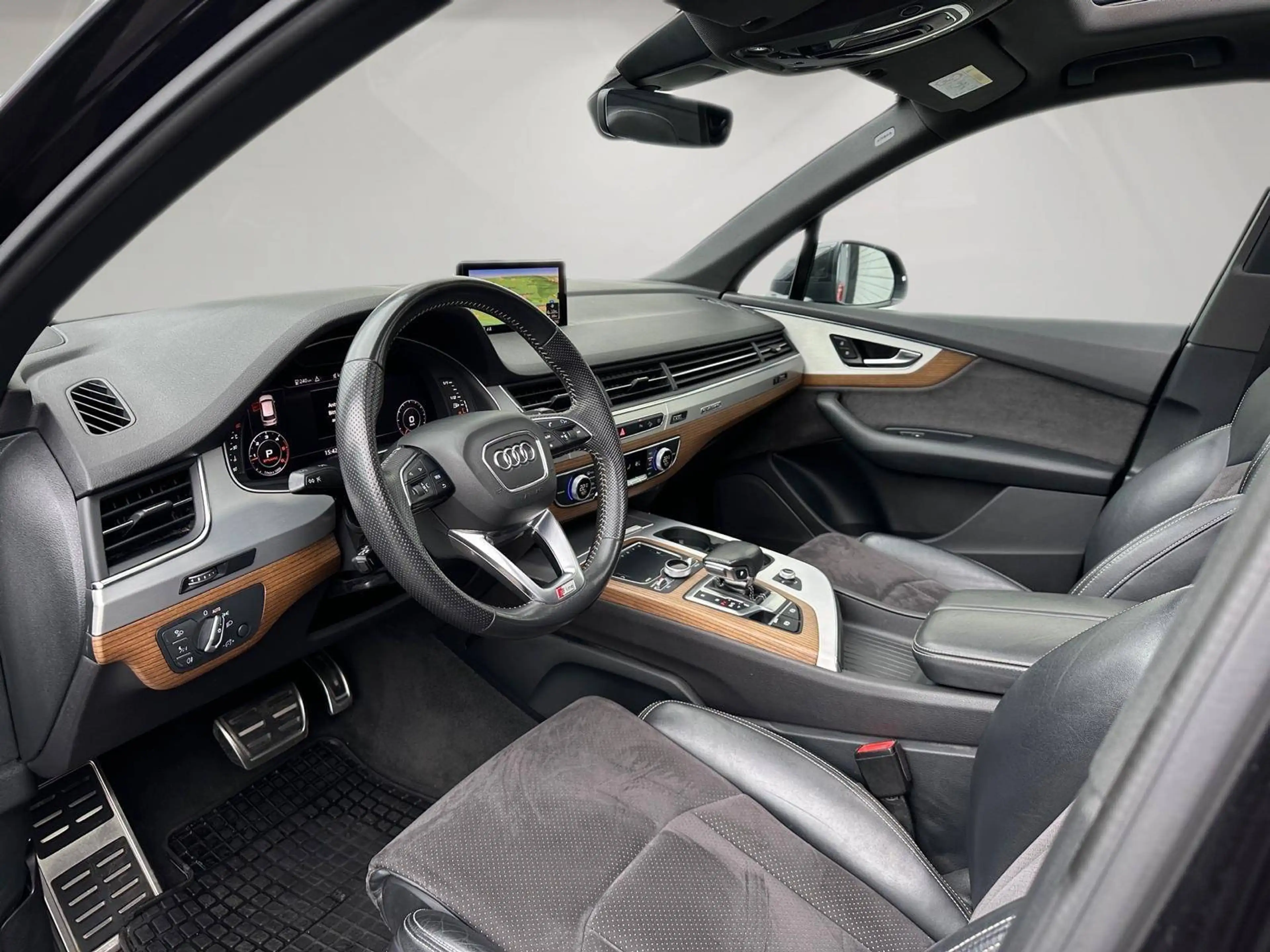Audi Q7 3.0 TDI quattro S line Sport / Plus /Nachtsicht/virtual cockpit/Panorama/4-Zonen/EHK/AHK/20" — photo 9