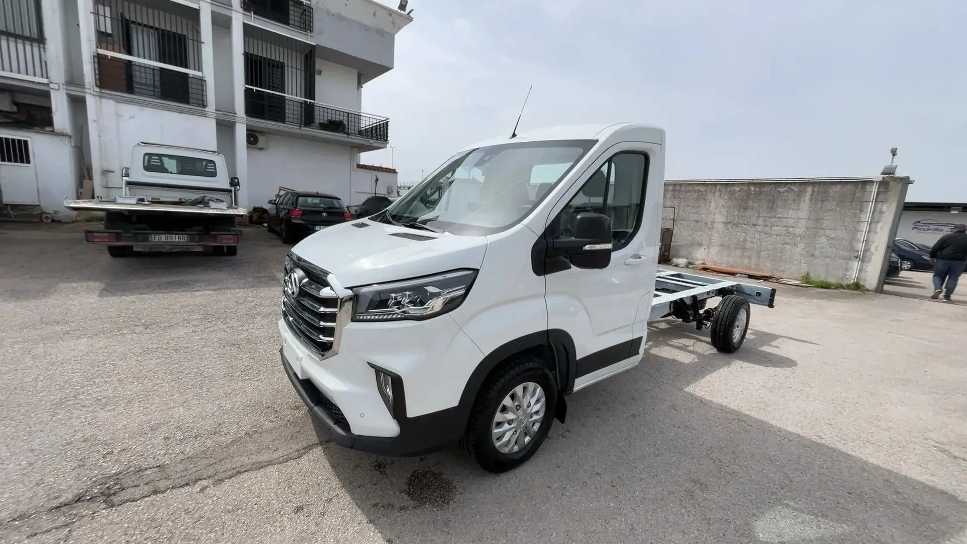 Maxus Deliver 9 Deliver 9 2.0 150cv L3 cab rwd r.si 17500€+IVA Beyaz - 2