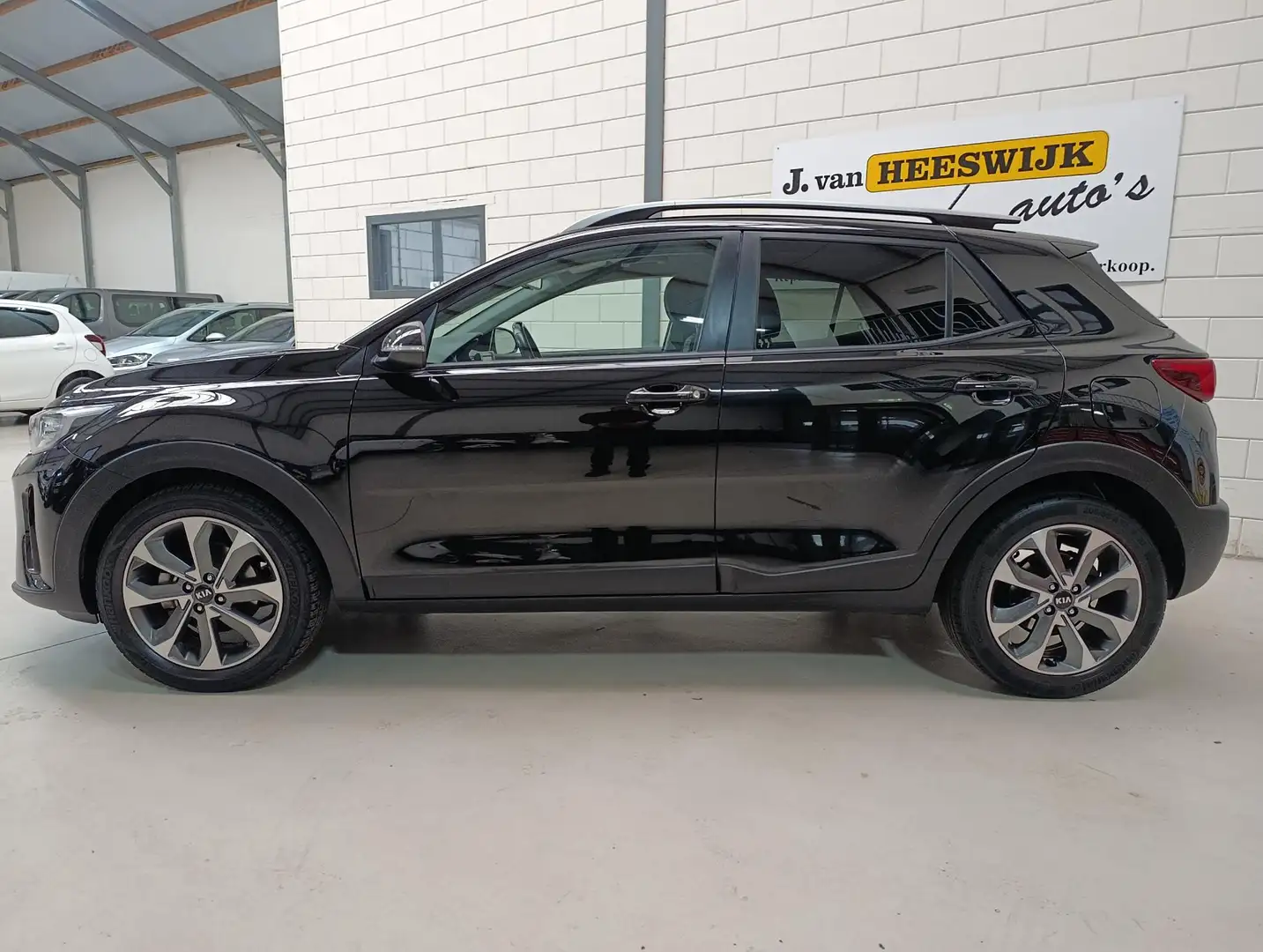 Kia Stonic 1.0 T-GDi DynamicLine Zwart - 2