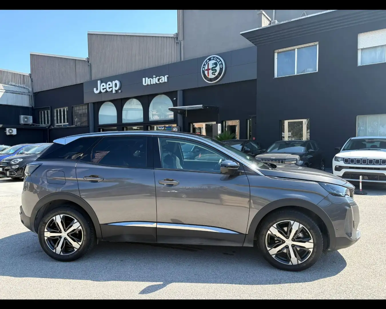Peugeot 3008 1.5 BlueHDi Allure Pack Gris - 2