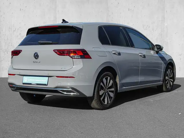 Volkswagen Golf view 4