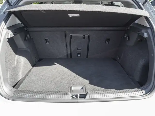 Volkswagen Golf view 16