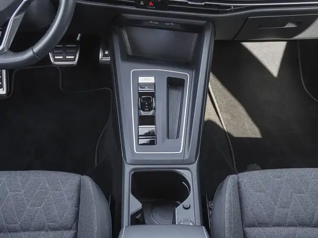 Volkswagen Golf view 13