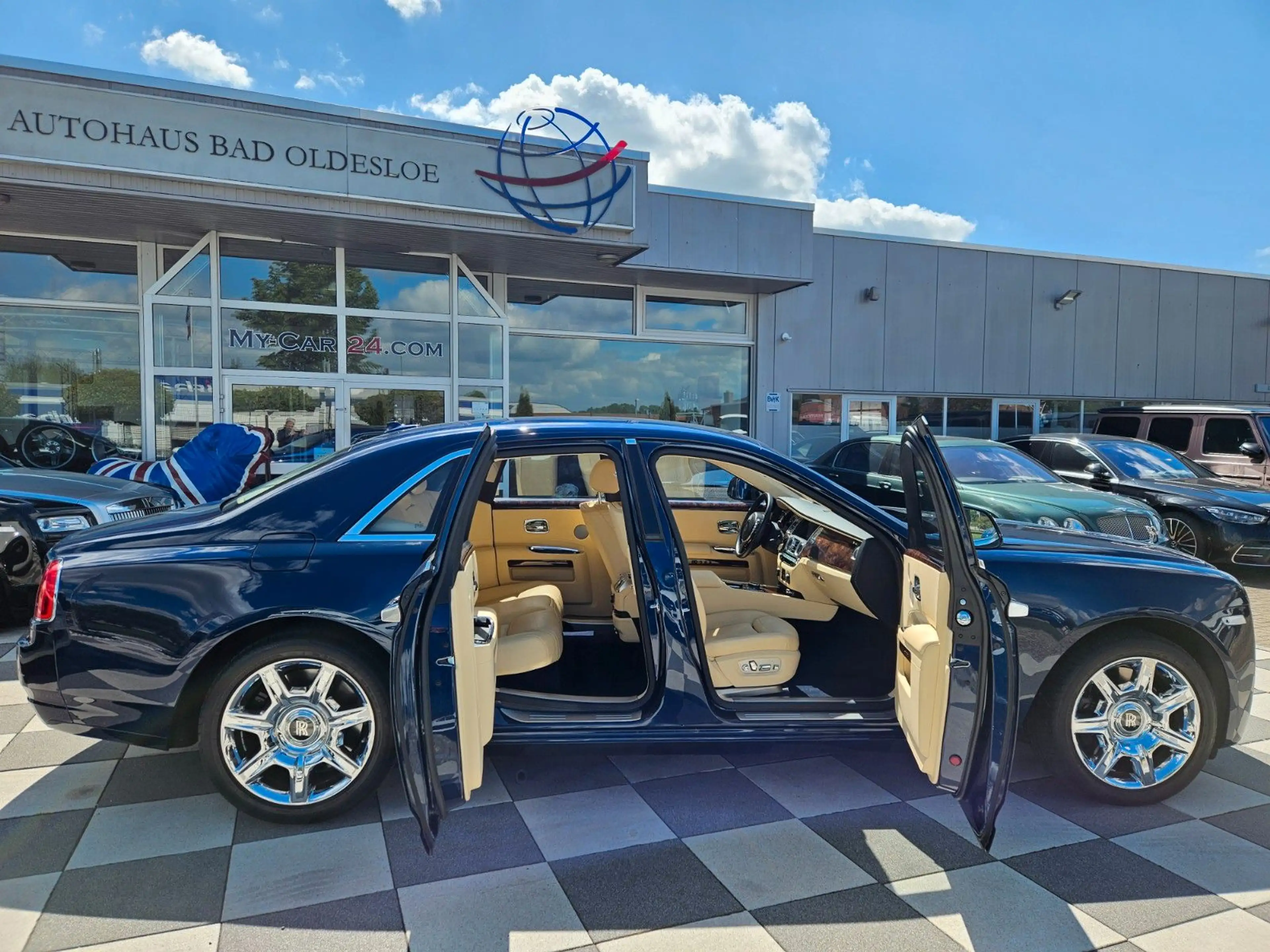 Rolls-Royce Ghost +Serie II +Ventilated Seats +LED +360° — photo 6