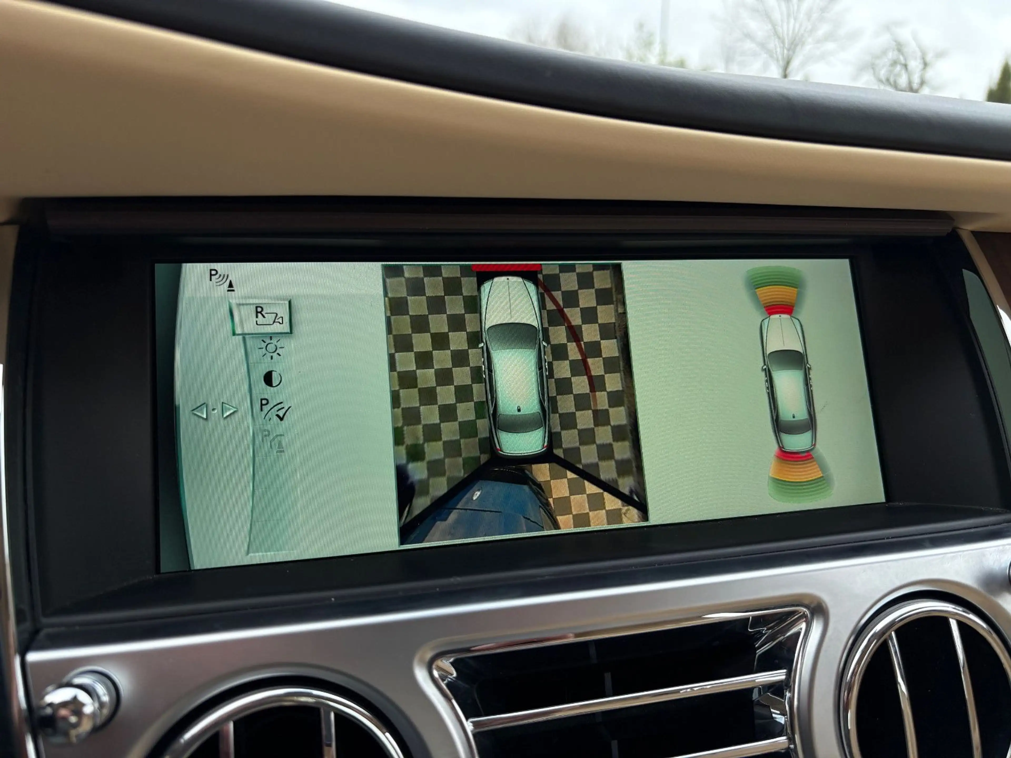Rolls-Royce Ghost +Serie II +Ventilated Seats +LED +360° — photo 14