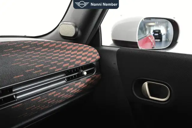 MINI Hatch view 24