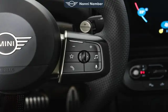 MINI Hatch view 20