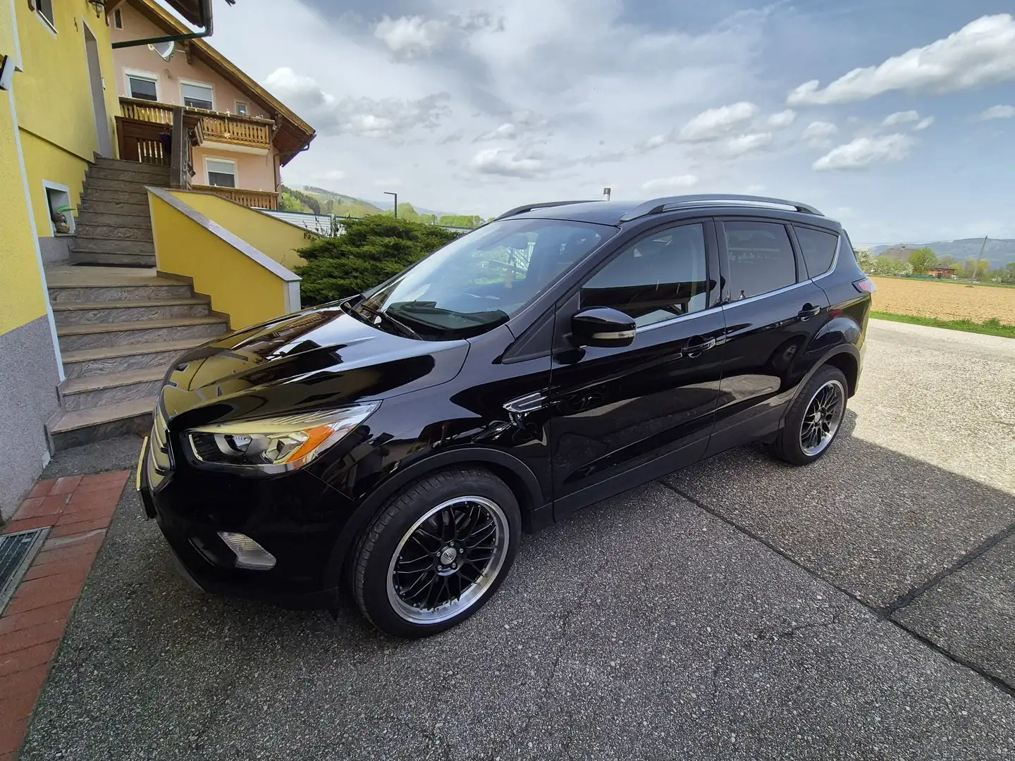 Ford Kuga 2,0 TDCi Titanium - 1