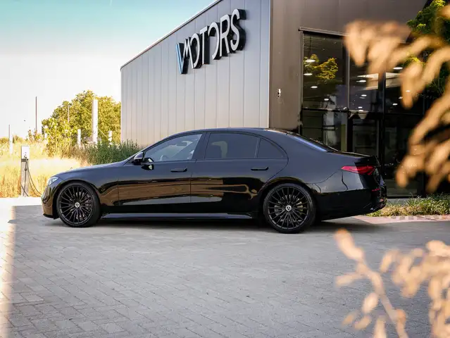 Mercedes-Benz S Class view 3