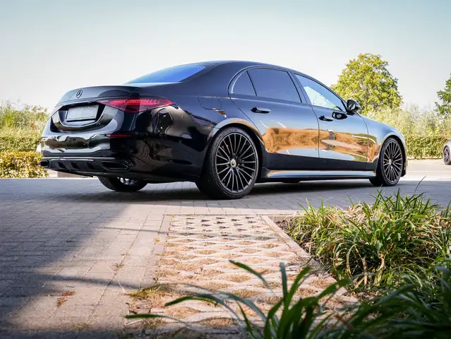 Mercedes-Benz S Class view 5