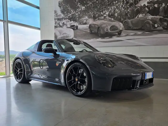 Porsche 992 Targa 3.6 4 GTS -NOLEGGIO LUNGO TERMINE-