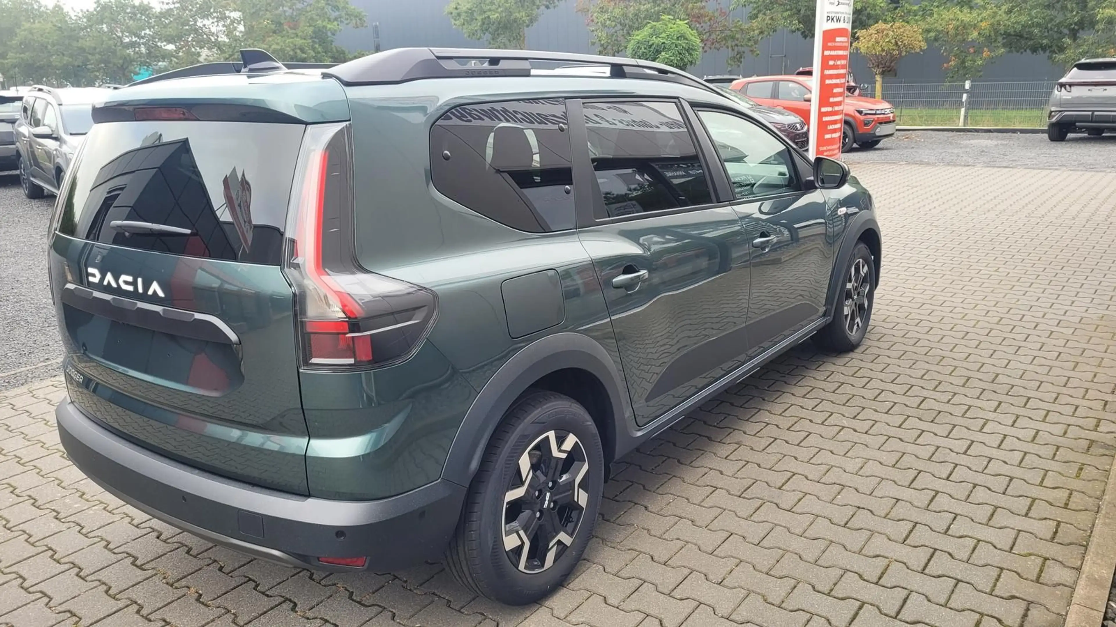 Dacia Jogger Eco-G 120 AT Vollausstattung 7Sitzer — photo 4