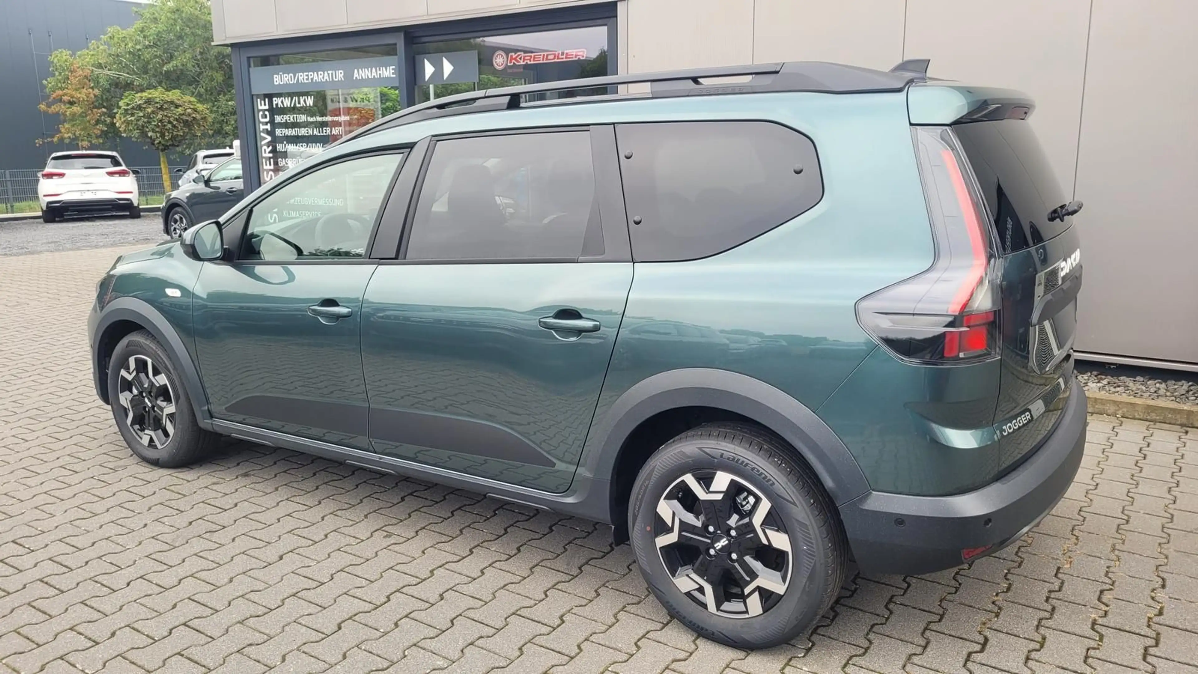 Dacia Jogger Eco-G 120 AT Vollausstattung 7Sitzer — photo 6