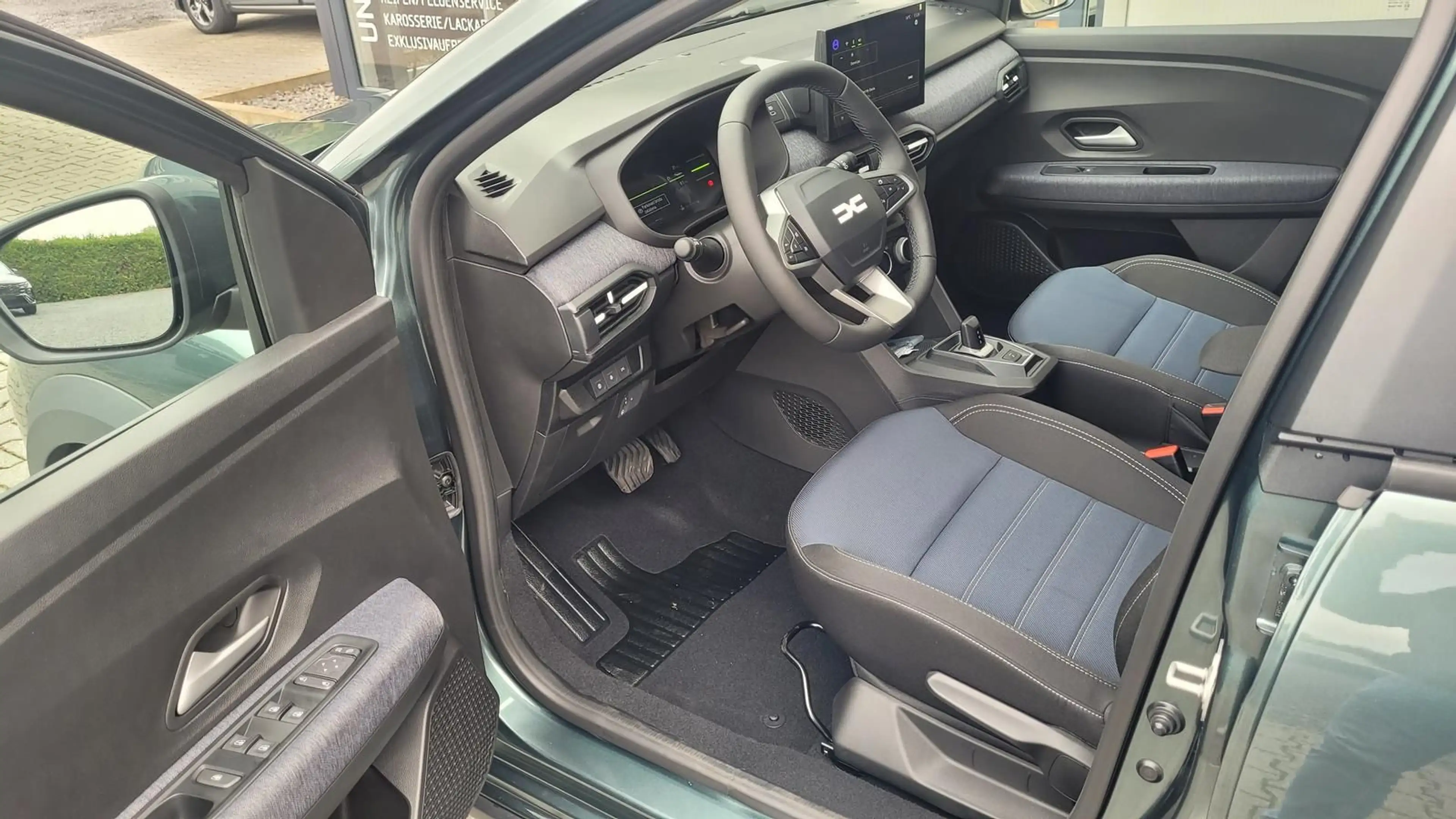 Dacia Jogger Eco-G 120 AT Vollausstattung 7Sitzer — photo 7