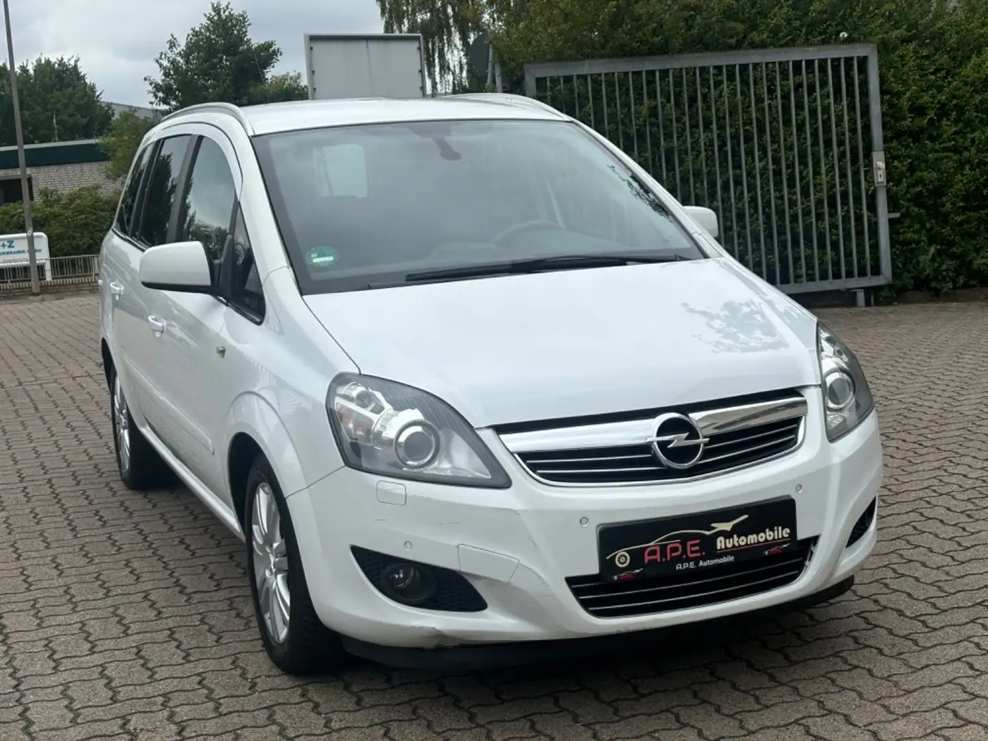 Opel Zafira B Family 1.8  7 Sitzer Xenon Navi TÜV NEU Blanco - 1