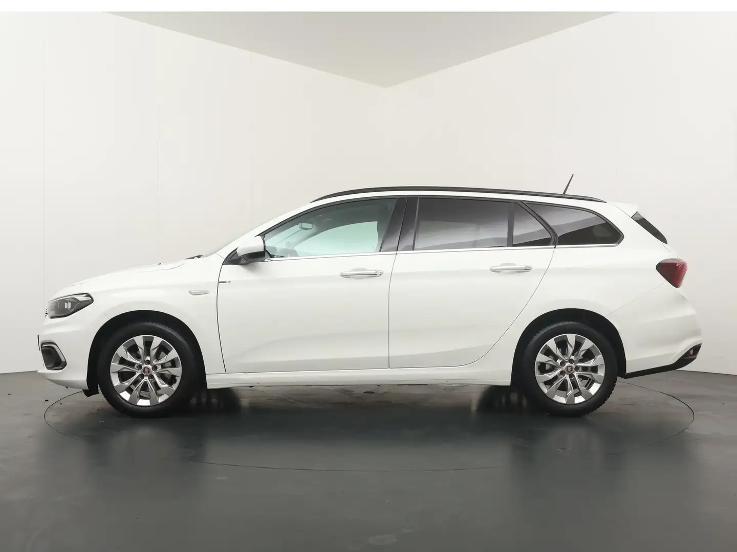 Fiat Tipo Stationwagon 1.4 T-Jet 16v Business Lusso - Naviga Wit - 2