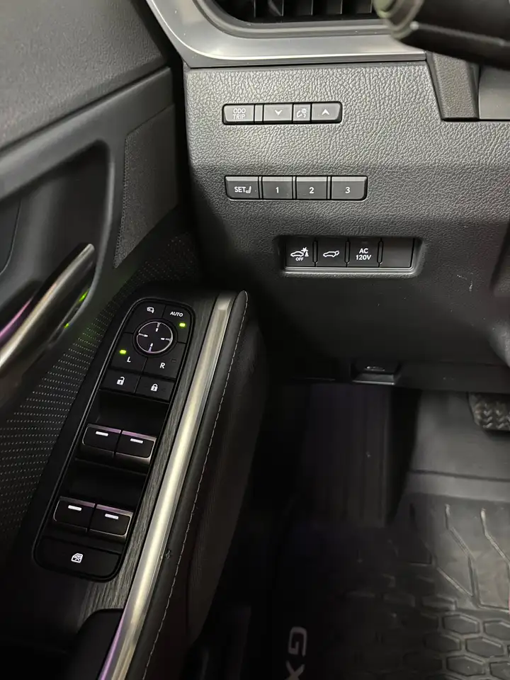 Lexus GX 550 снимка Lexus GX 550