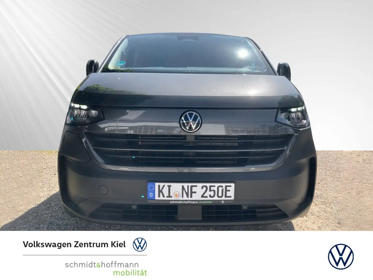 Volkswagen e-Caravelle Life BEV KR PANO+AHK+NAVI+SITZHZ Grau - 2