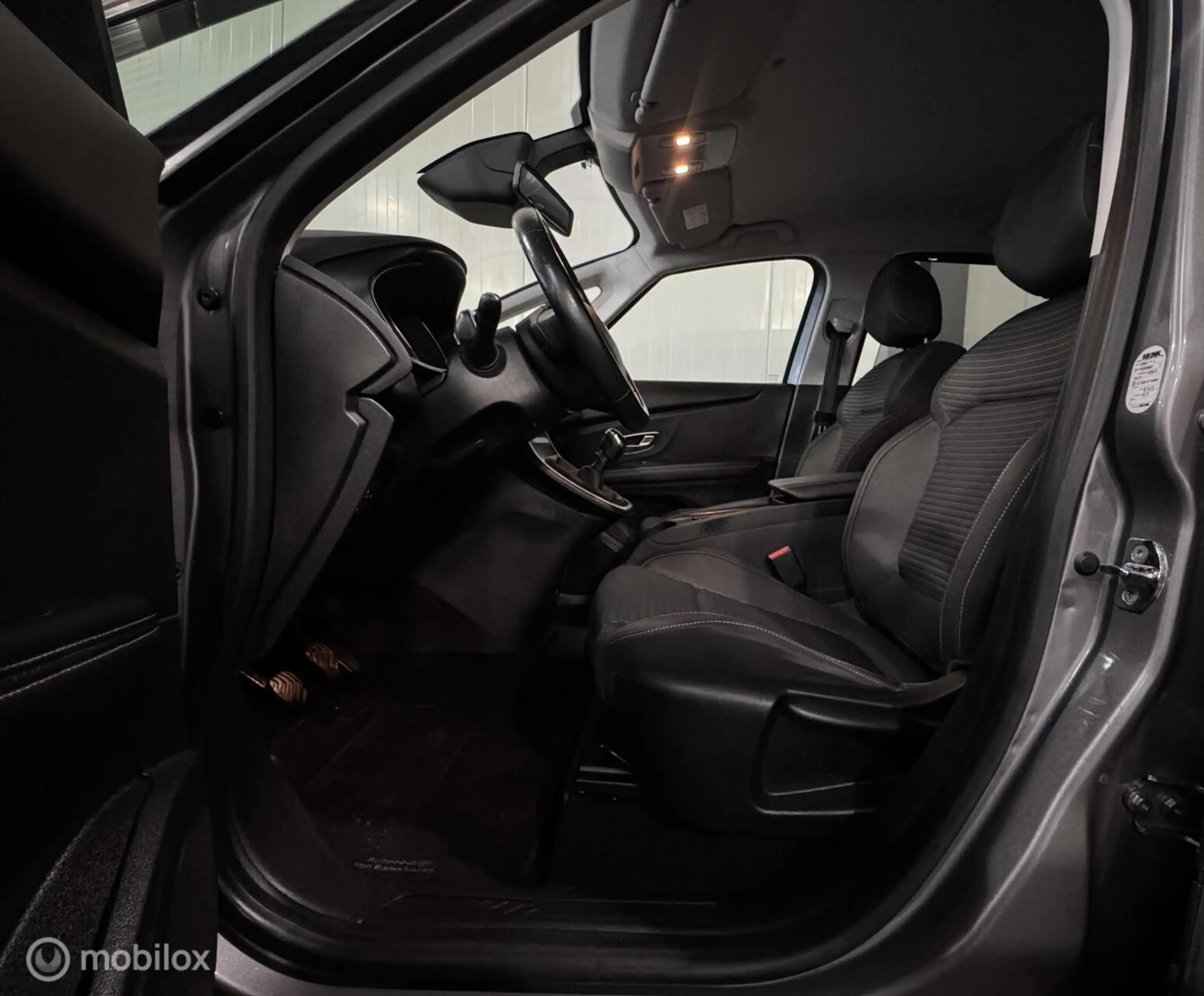 Renault Grand Scenic 1.5 dCi Intens [ historie trekhaak LED ] — photo 26