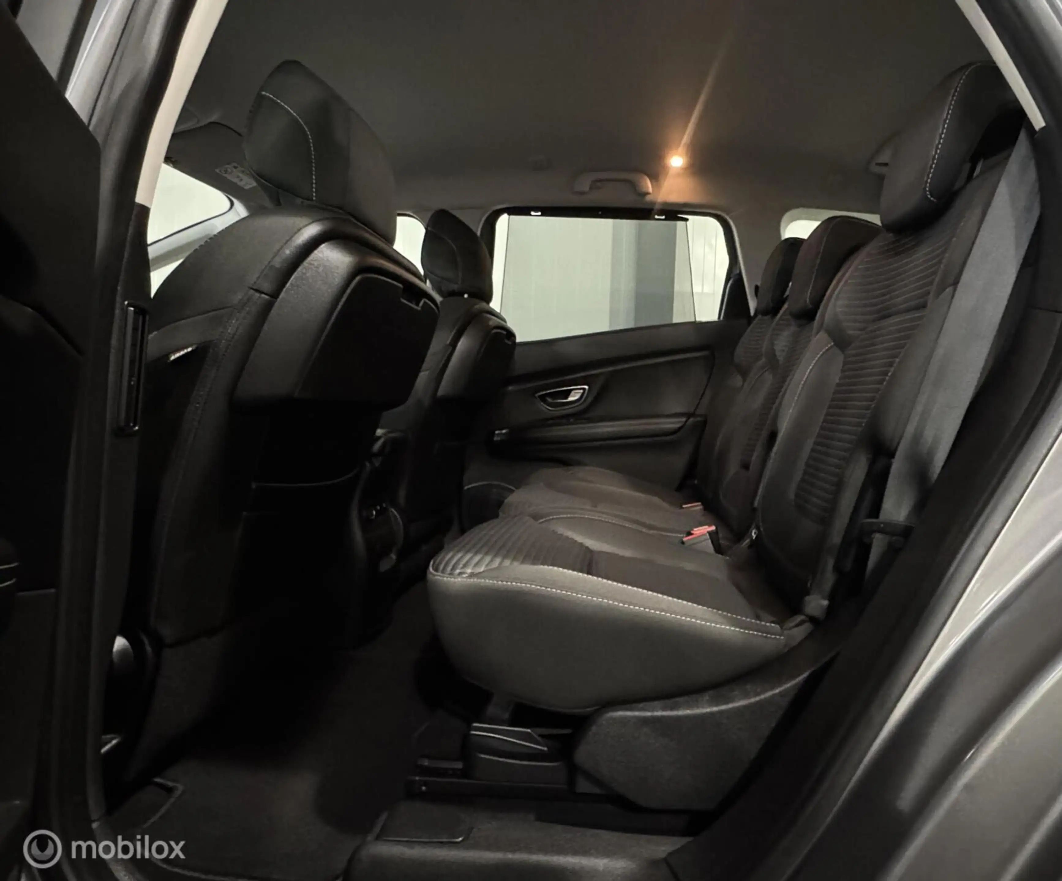 Renault Grand Scenic 1.5 dCi Intens [ historie trekhaak LED ] — photo 11
