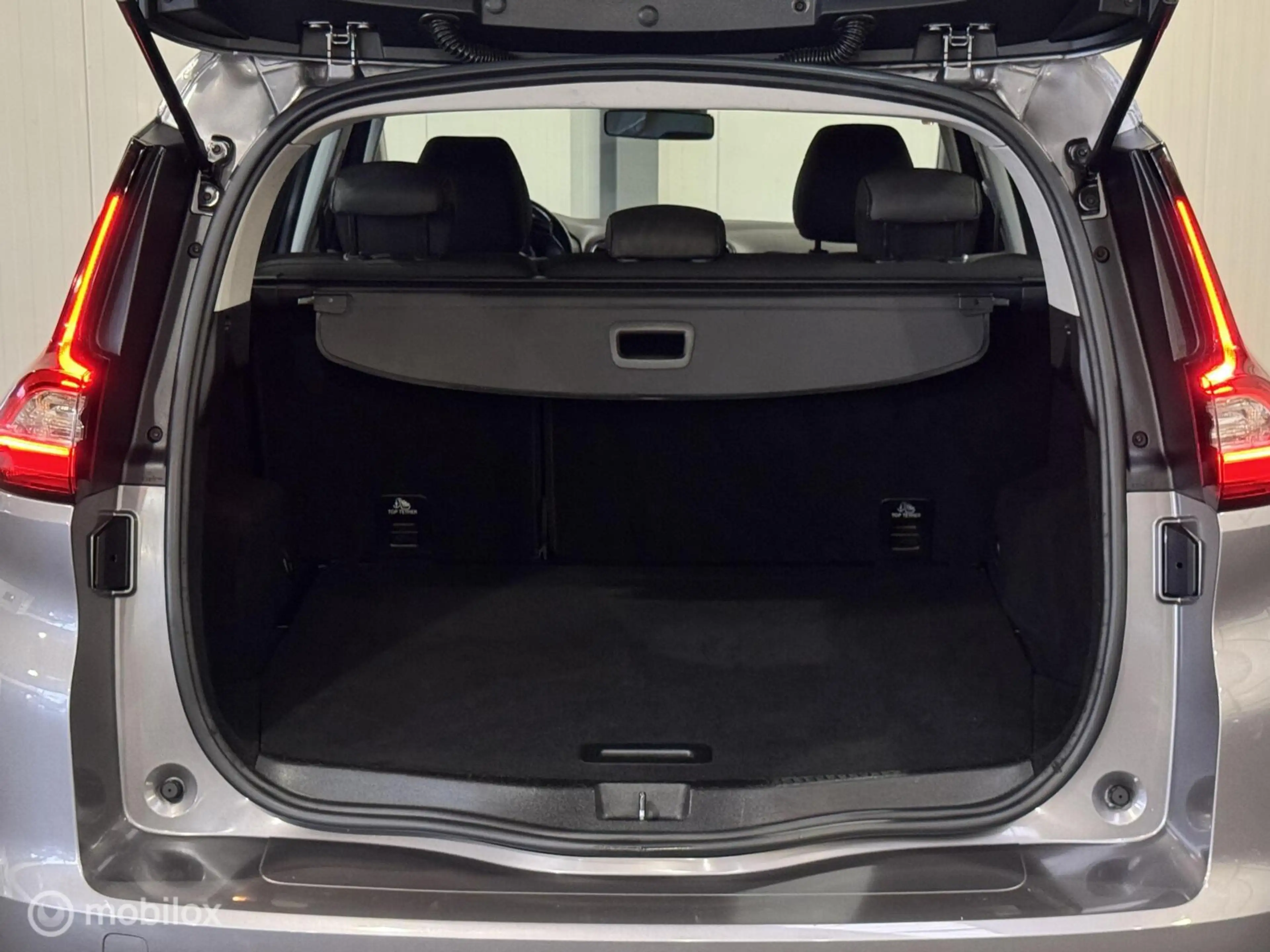 Renault Grand Scenic 1.5 dCi Intens [ historie trekhaak LED ] — photo 12