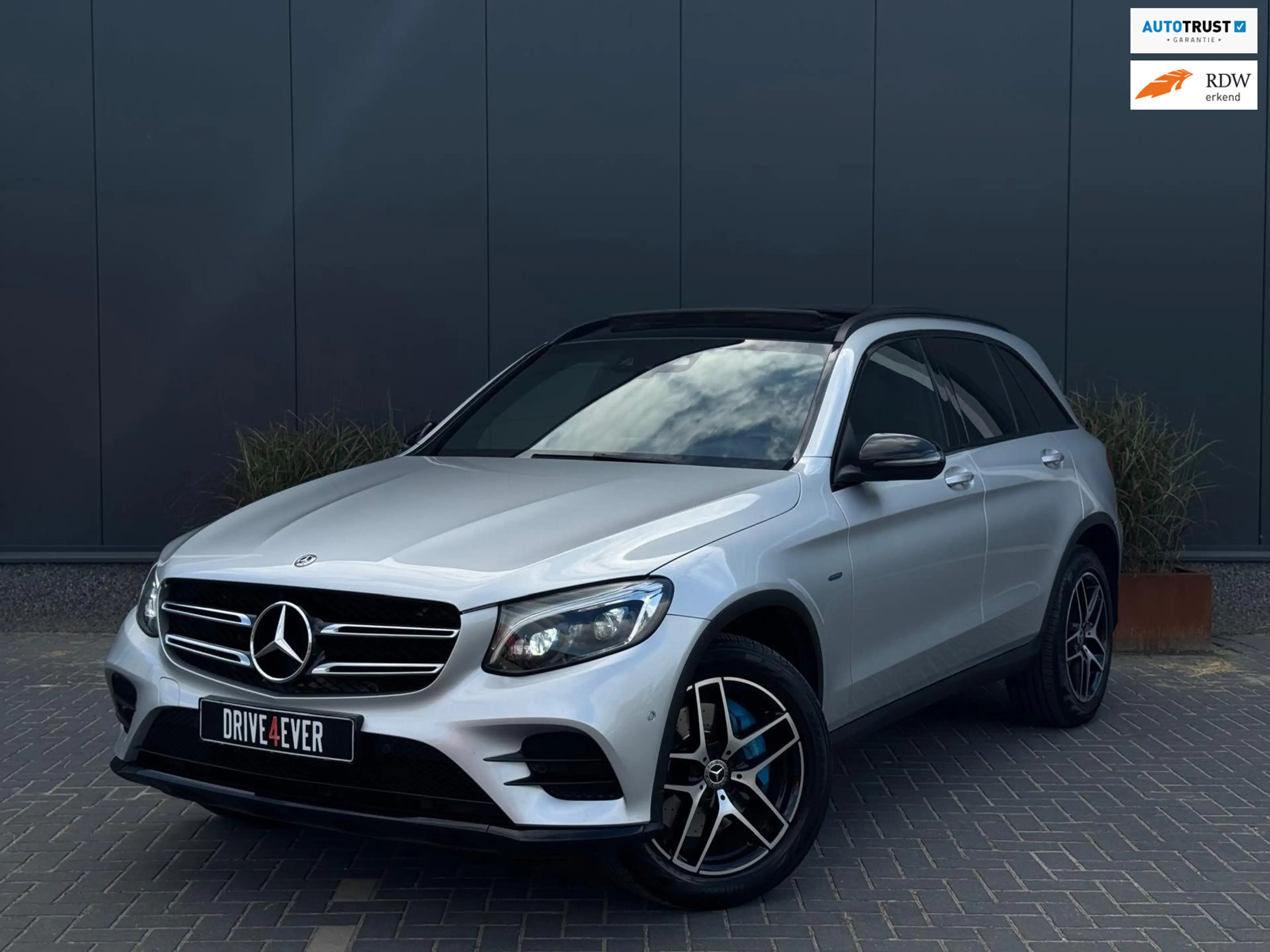Mercedes-Benz GLC 350 350e 4MATIC AMG FULL OPTIES PANO|LED|LEDER|NAVI|CL