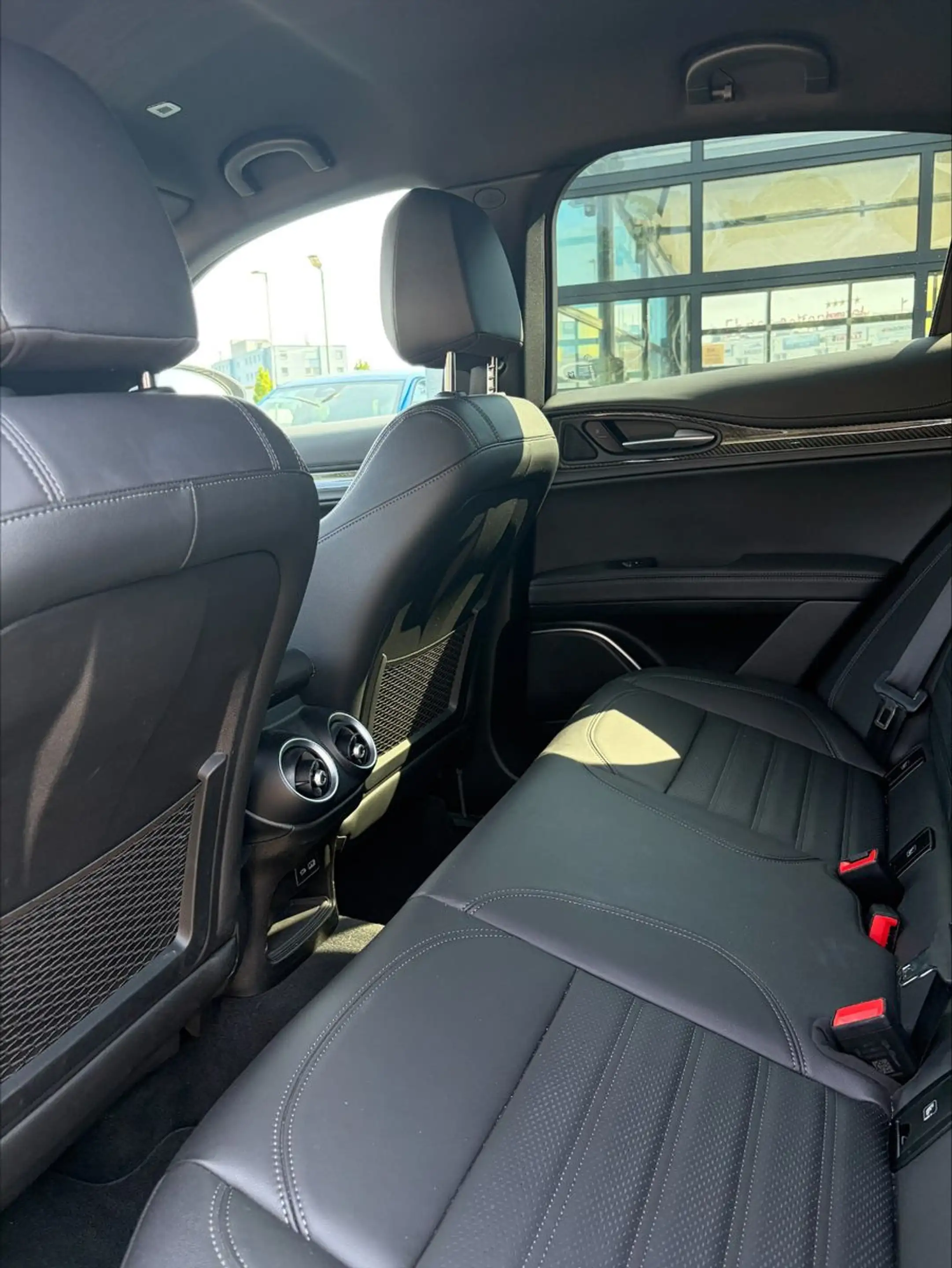 Alfa Romeo Stelvio Quadrifoglio 2.9 V6 Bi-T. AKRAPOVIC — photo 9