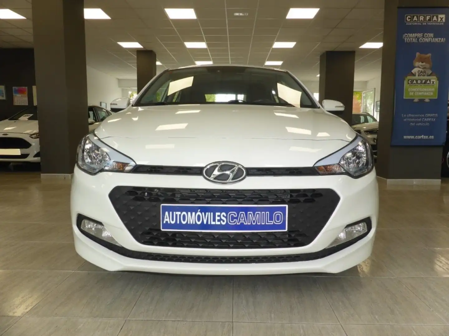 Hyundai i20 1.4 MPI Link Aut. Blanc - 2