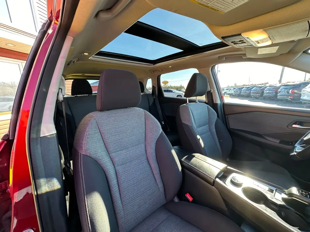 Nissan Rogue снимка Nissan Rogue