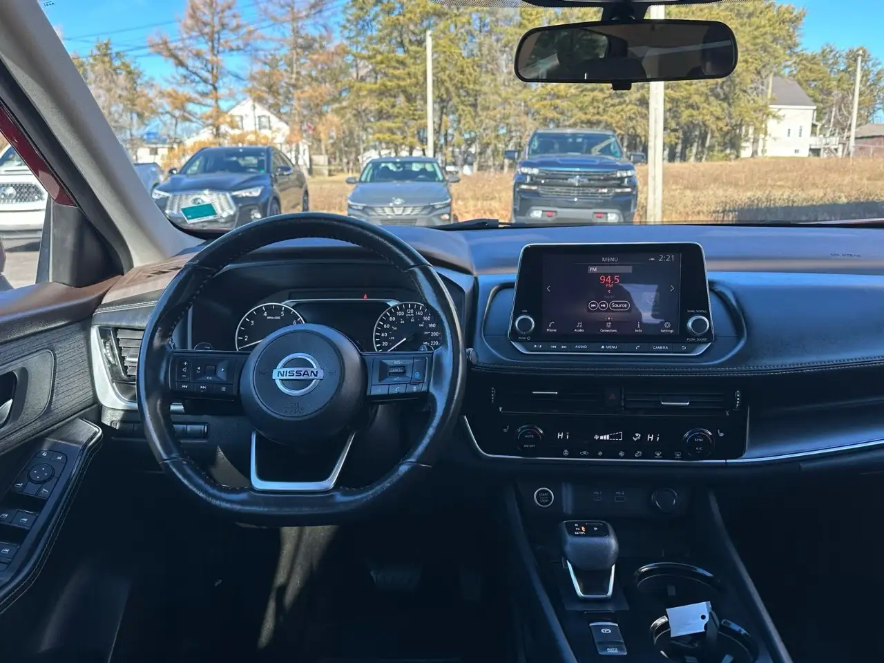 Nissan Rogue снимка Nissan Rogue