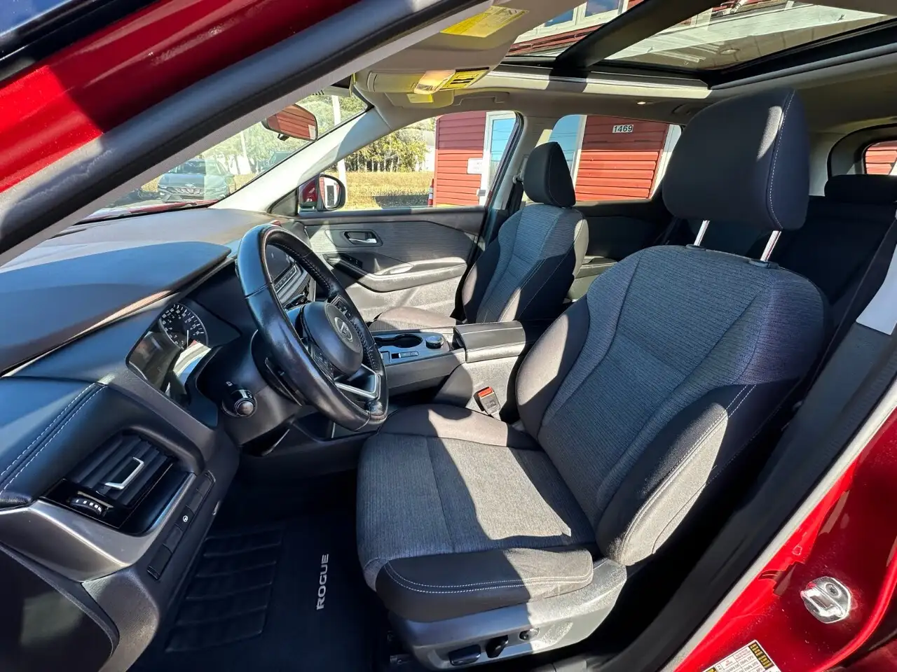 Nissan Rogue снимка Nissan Rogue