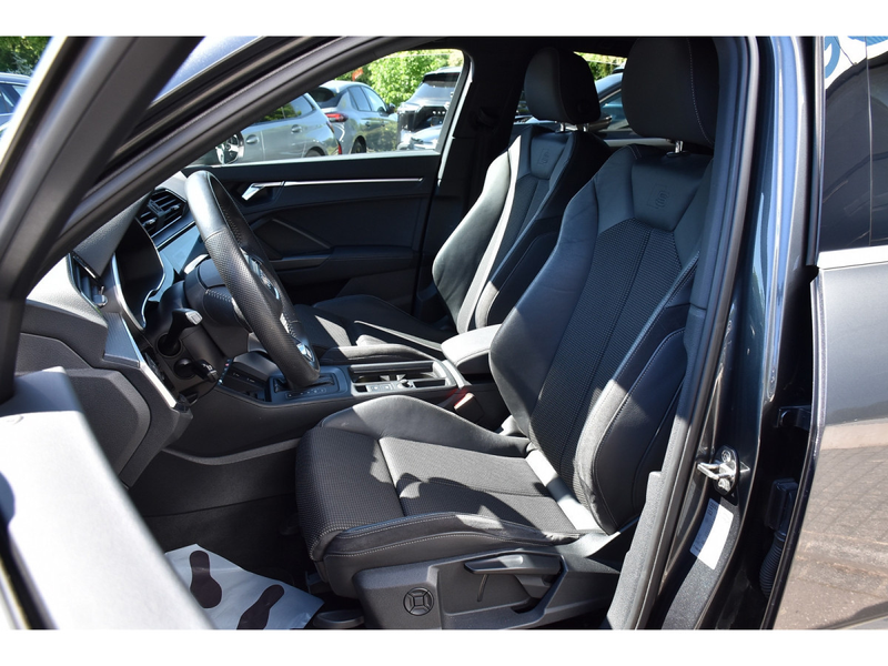 Audi Q3 Sportback 45 TFSI Quattro S-Line S-Tr. LANE SIDE — photo 6