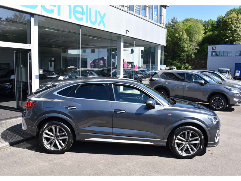 Audi Q3 Sportback 45 TFSI Quattro S-Line S-Tr. LANE SIDE — photo 3