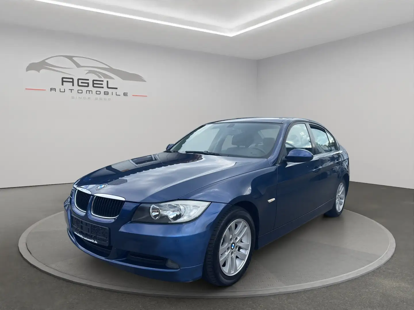 BMW 318 318i*Navi*LMF*PDC V/H* Bleu - 1