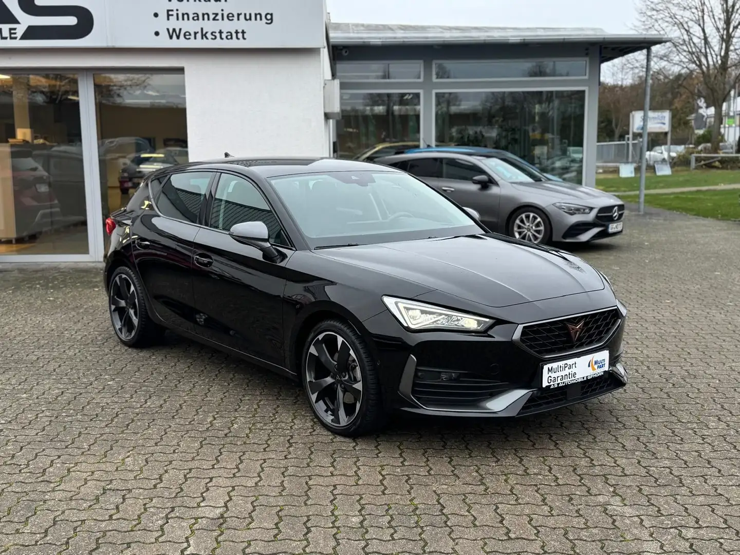 CUPRA Leon 1.5 eTSI DSG Navi R.Kamera Virtual DCC ACC Negro - 1