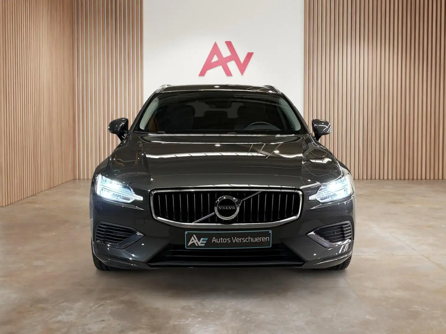Volvo V60 T6 Recharge Inscription AWD ** Pilot Assist | M... Gris - 2