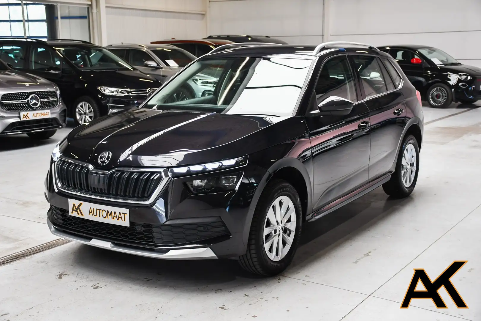 Skoda Kamiq 1.0 TSI Style DSG - NAVI SMARTLINK / CAMERA / ACC Zwart - 1