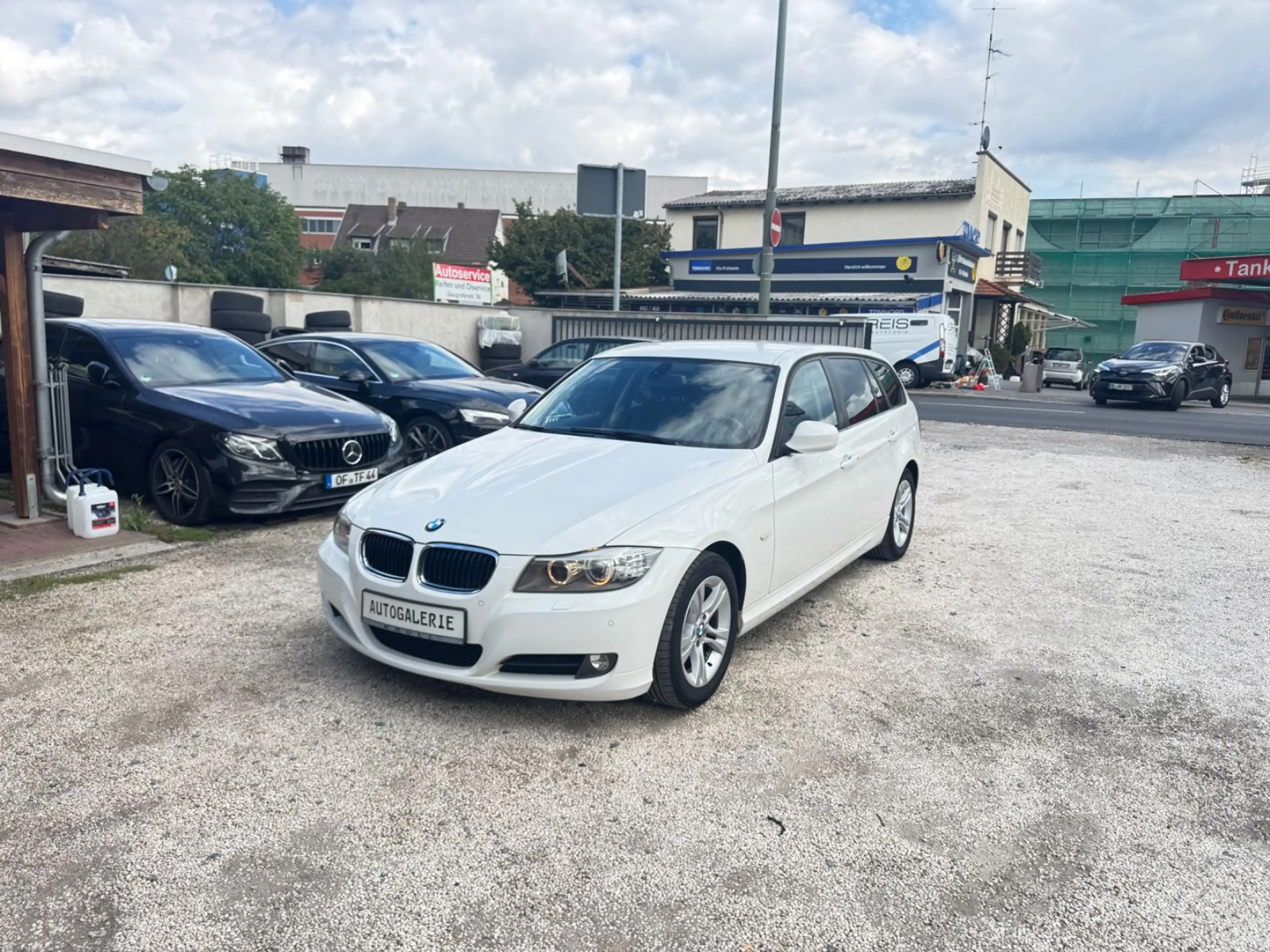 BMW 318 i Touring Automatik-Xenon-Klimaautomatik.! — photo 11