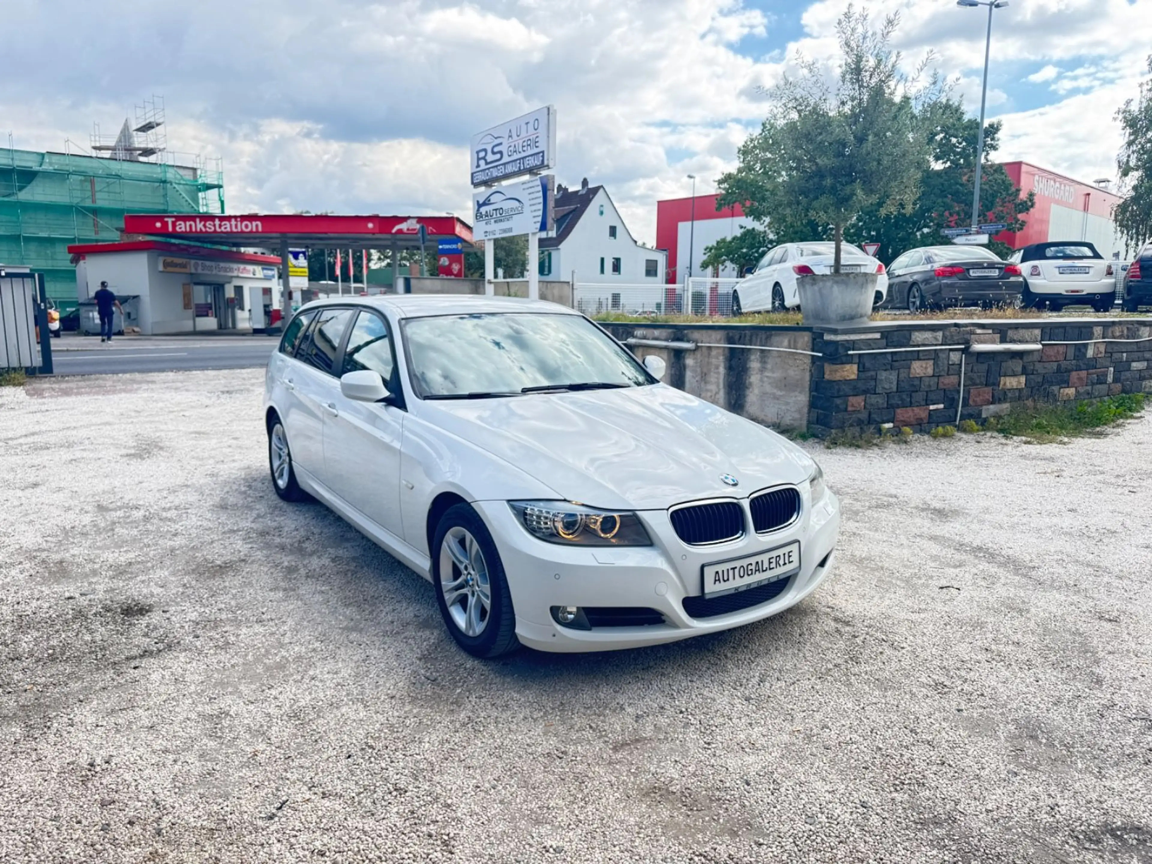BMW 318 i Touring Automatik-Xenon-Klimaautomatik.! — photo 13