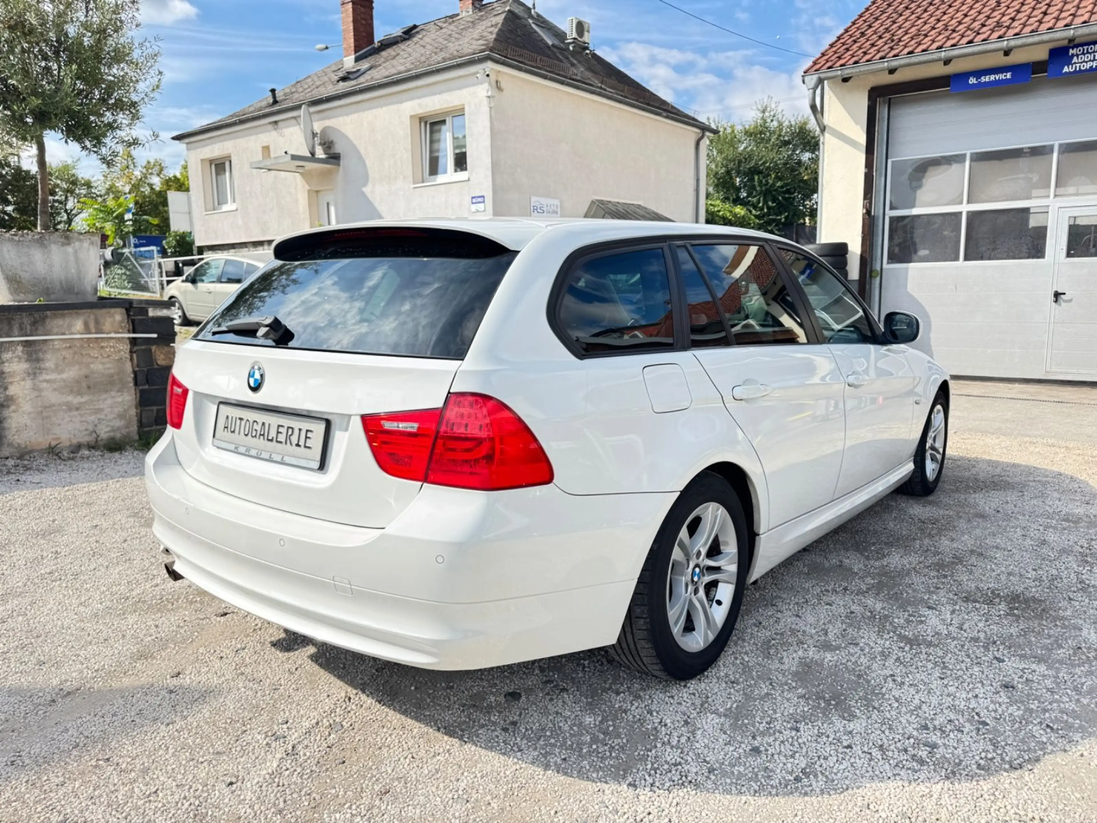 BMW 318 i Touring Automatik-Xenon-Klimaautomatik.! — photo 4