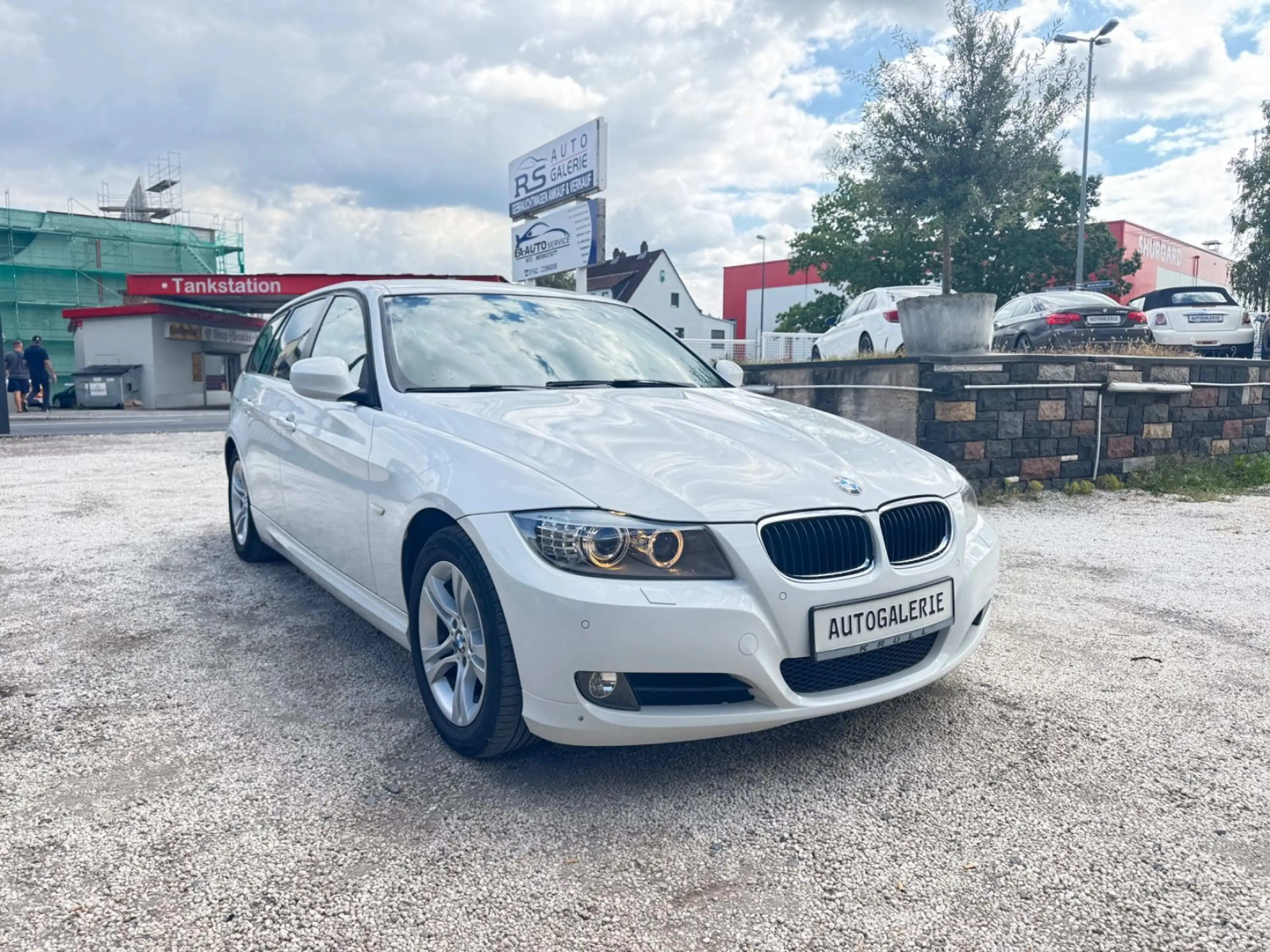 BMW 318 i Touring Automatik-Xenon-Klimaautomatik.! — photo 2
