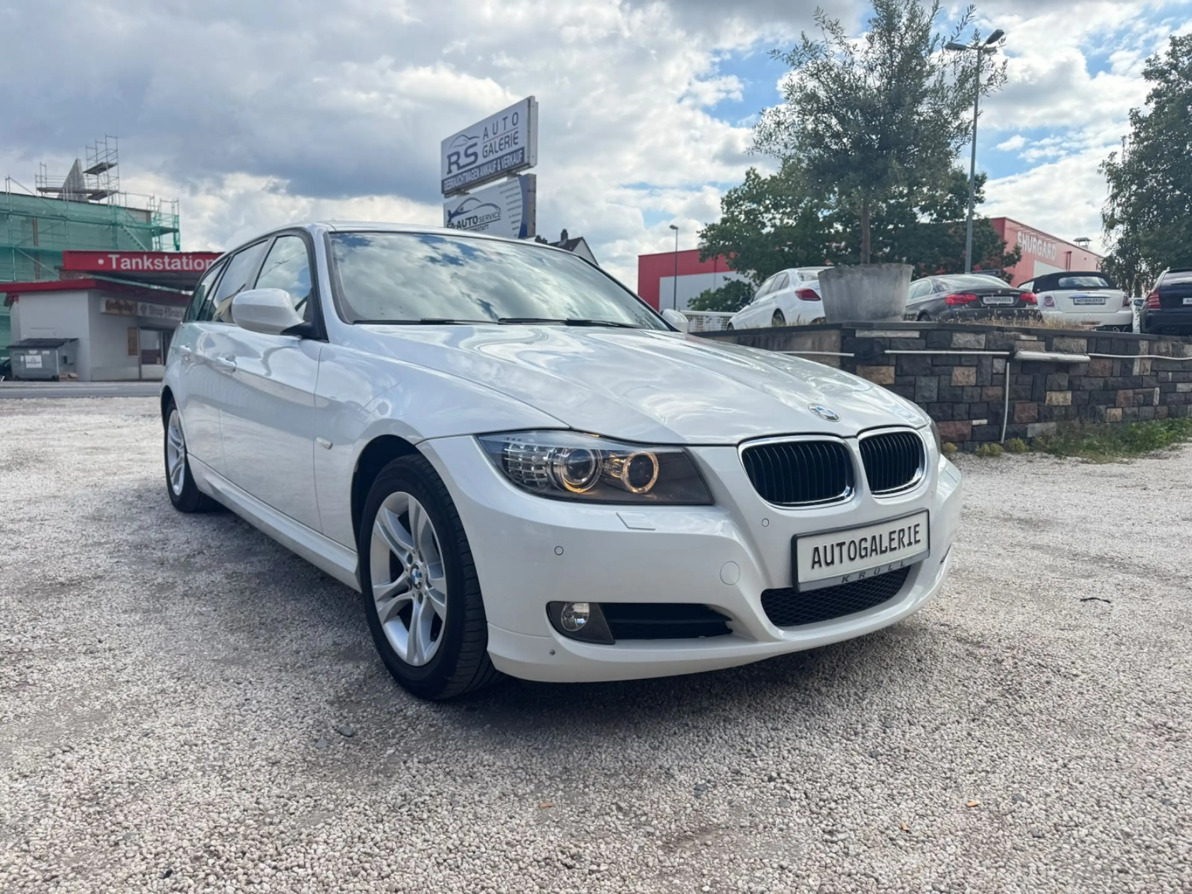 BMW 318 i Touring Automatik-Xenon-Klimaautomatik.! — photo 14