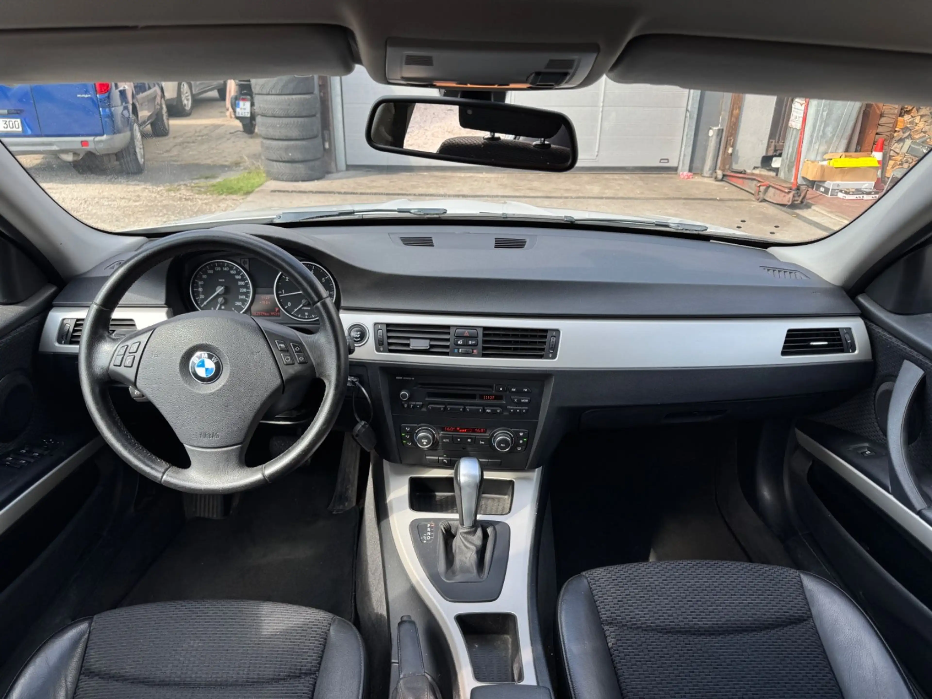 BMW 318 i Touring Automatik-Xenon-Klimaautomatik.! — photo 8