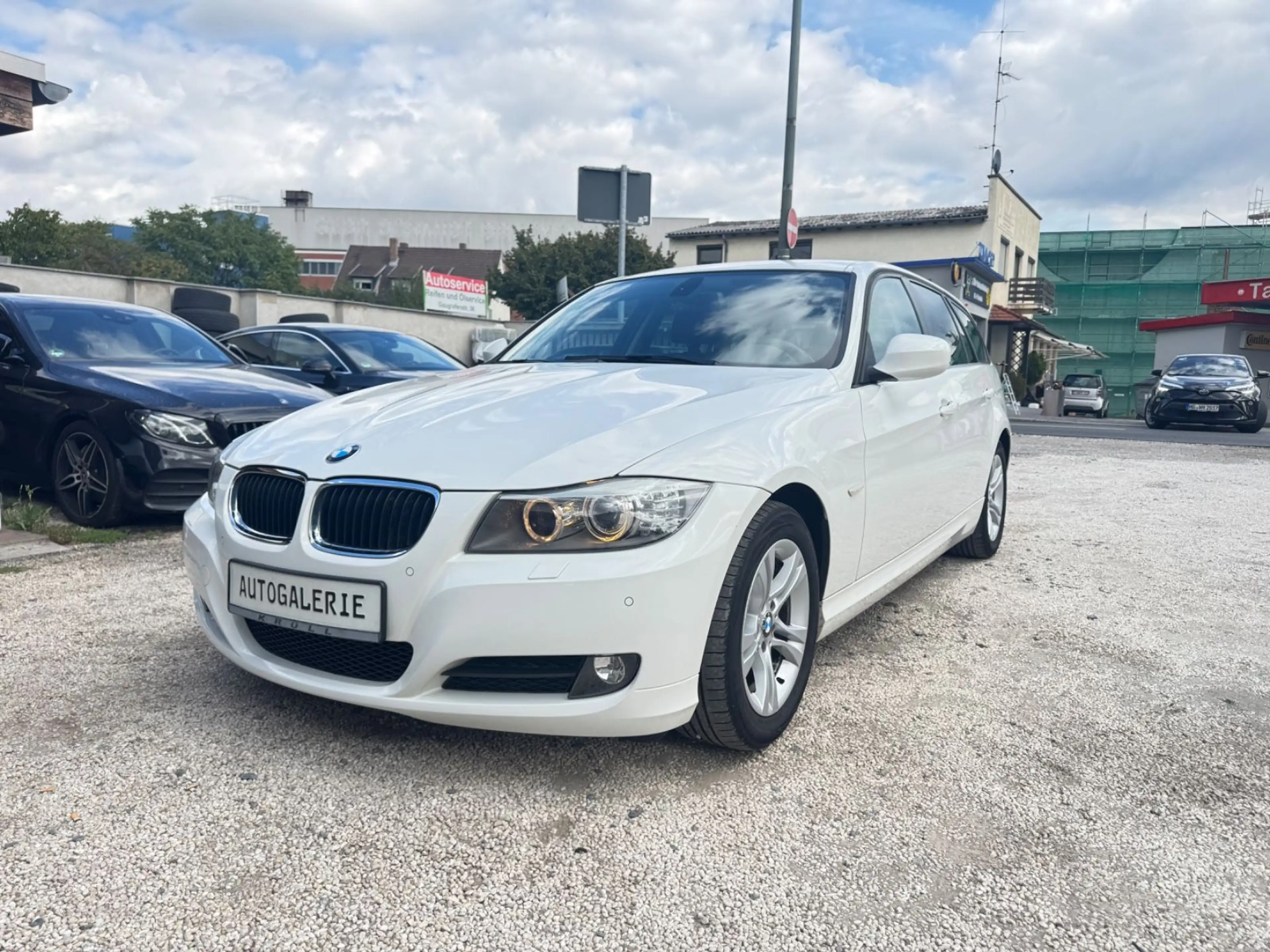 BMW 318 i Touring Automatik-Xenon-Klimaautomatik.!