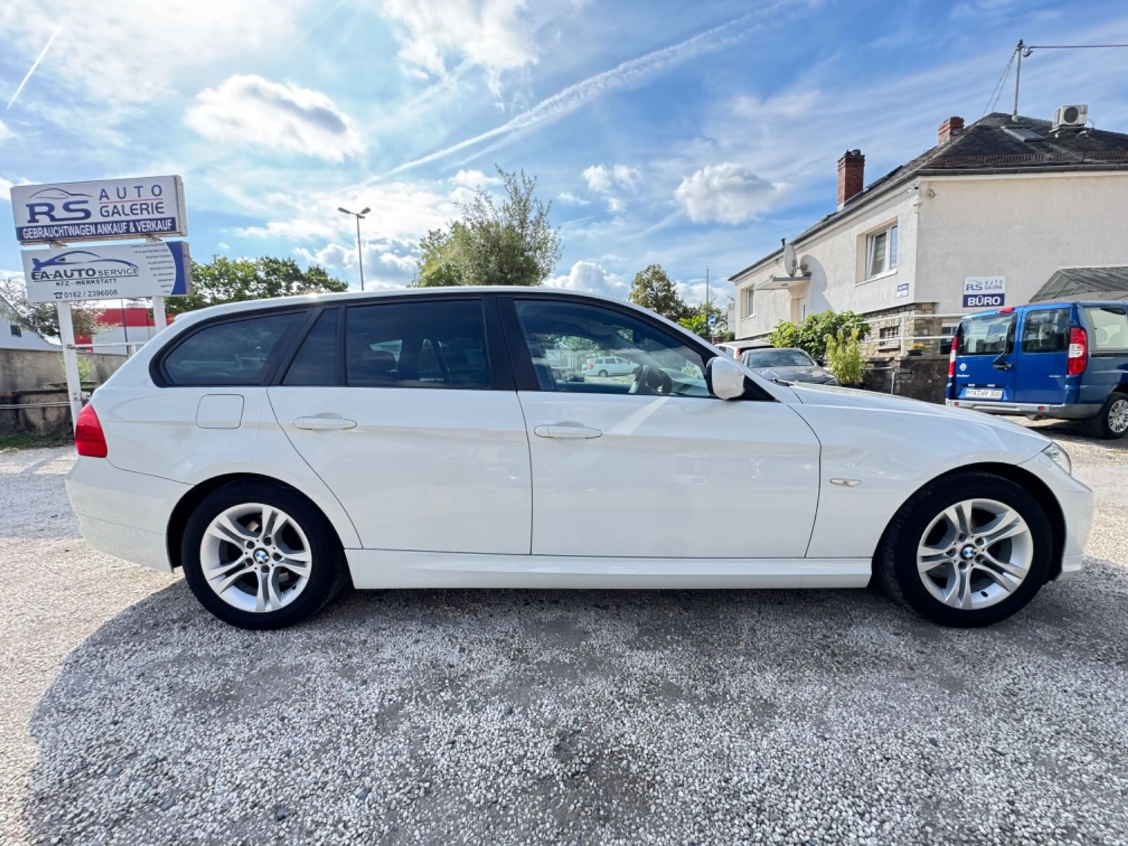 BMW 318 i Touring Automatik-Xenon-Klimaautomatik.! — photo 3
